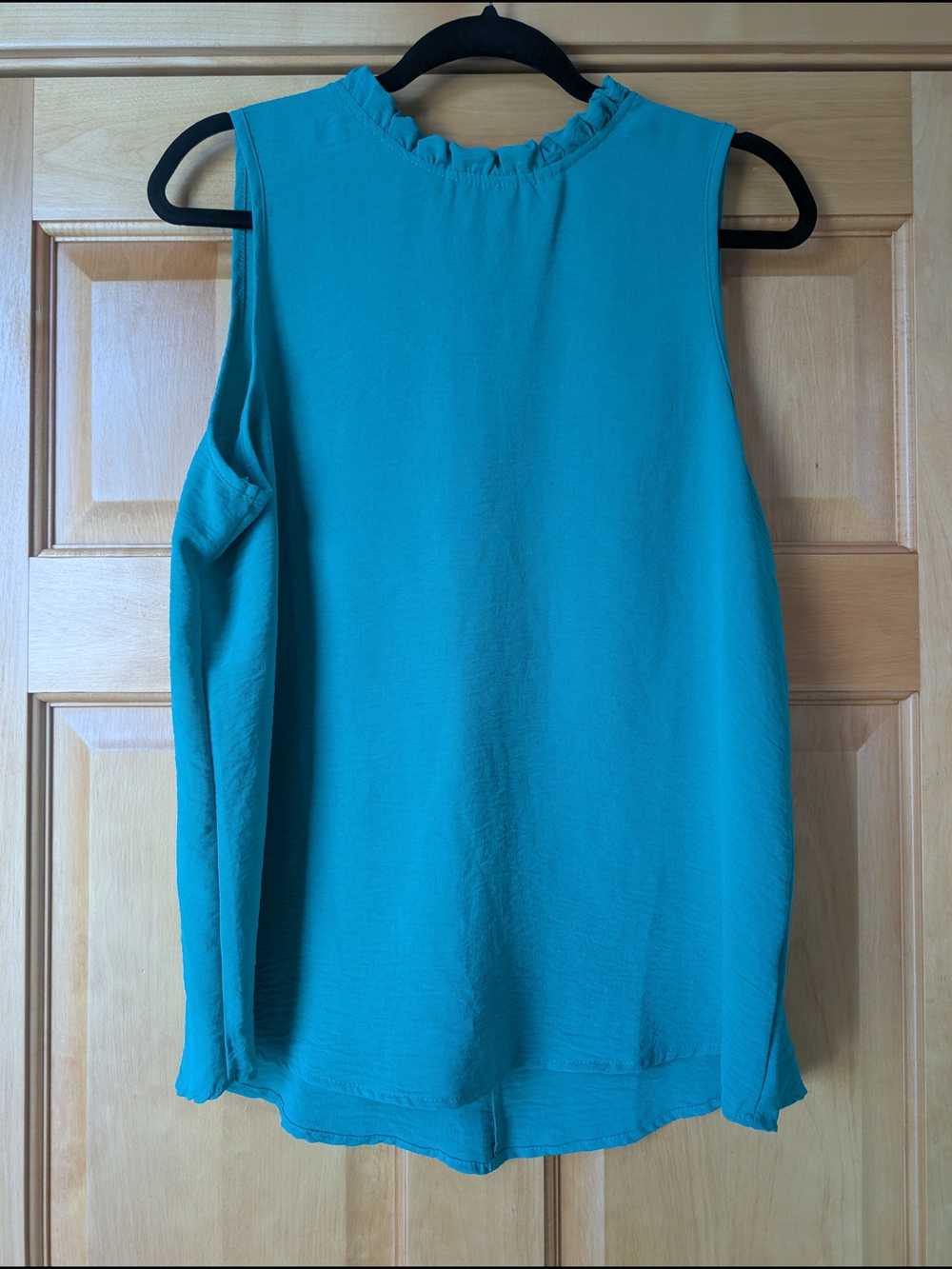 Women’s Green Sleeveless Ruffle-Neck Blouse